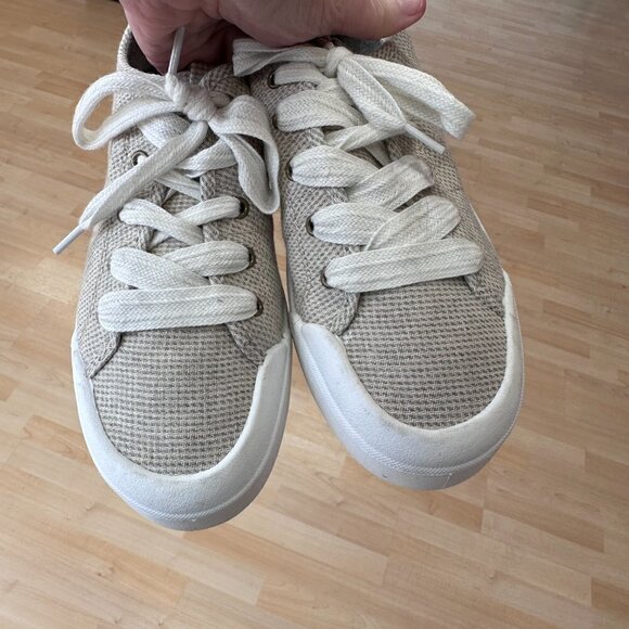 Cute Roxy Sneakers 8.5 Cream Color - Picture 6 of 8